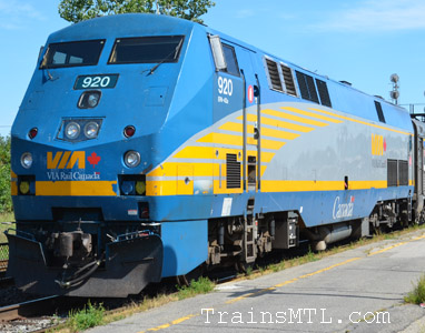 Locomotive VIA920 left side / coté gauche